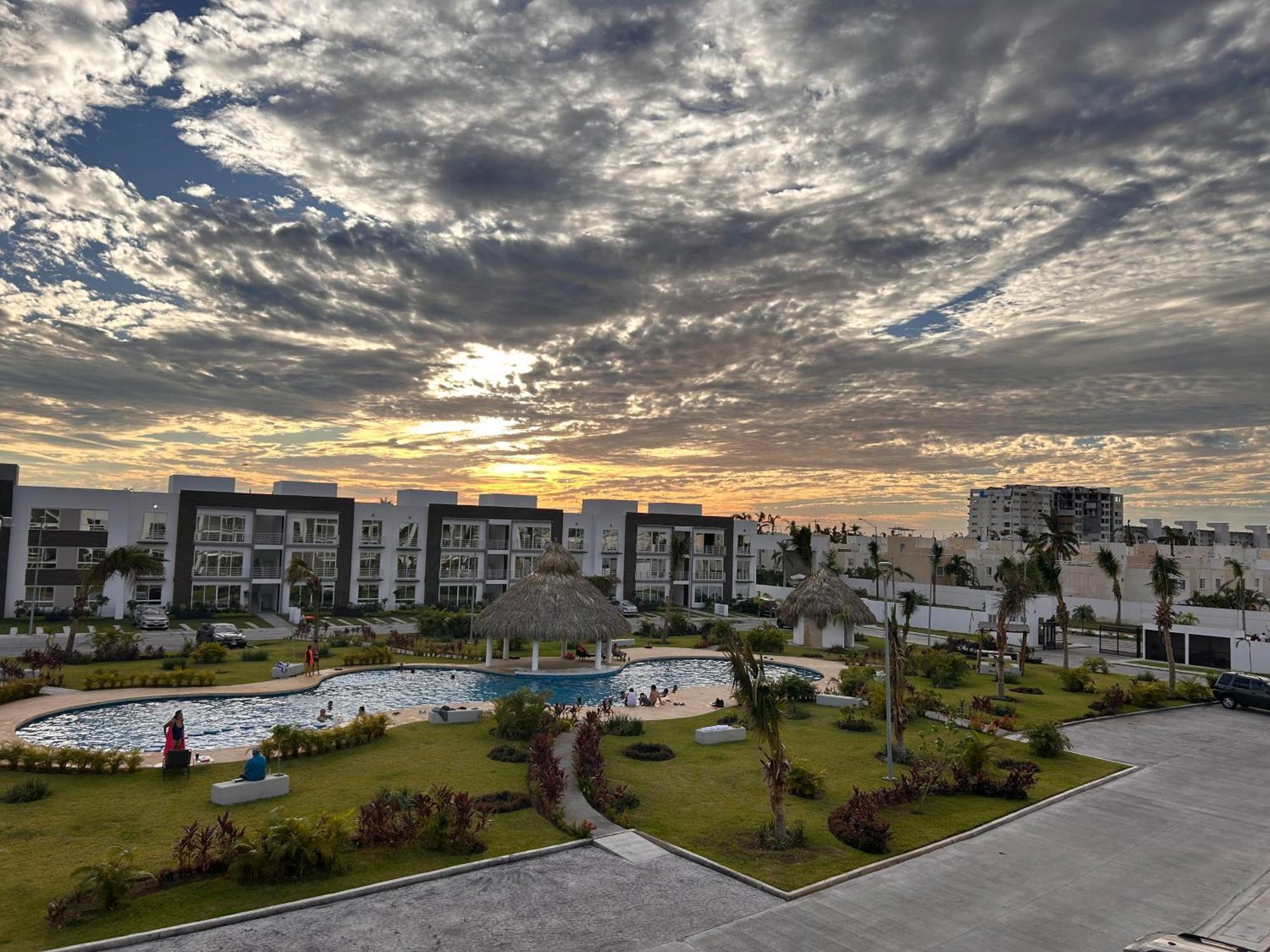 Hermoso Apartamento Con Club De Playa Acapulco Esterno foto